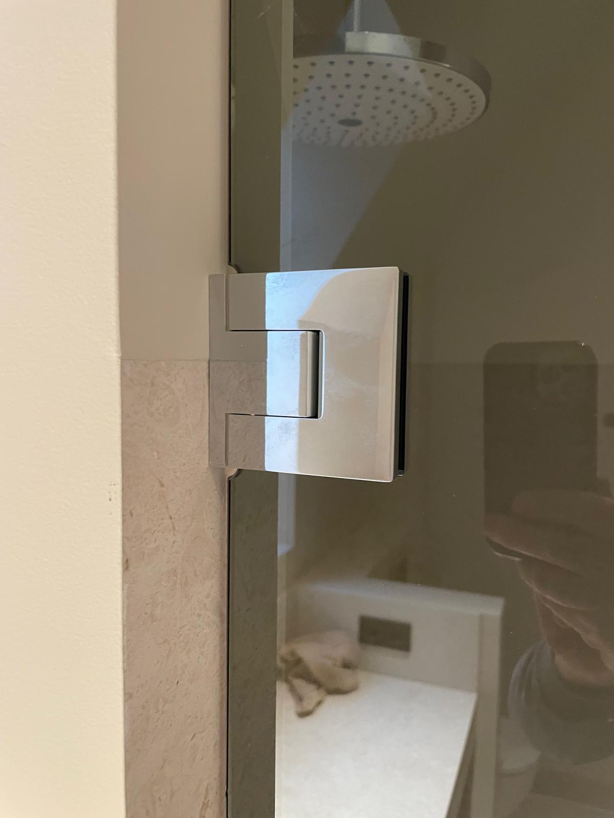 Glaszetter Den Bosch glazen deur met beslag interieurglas modern strak design